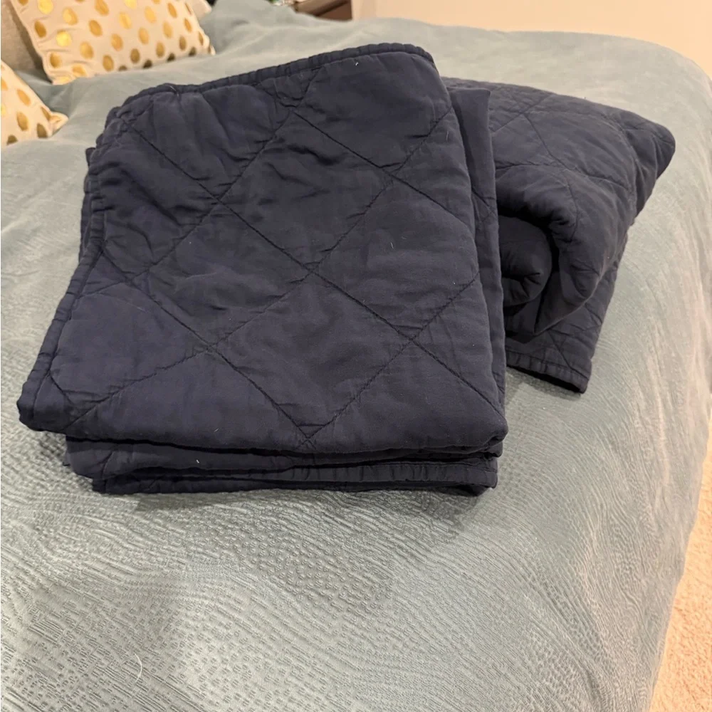 Serena and Lily King Size Navy Blue Quilted Bedding Set - Picture 2 of 9